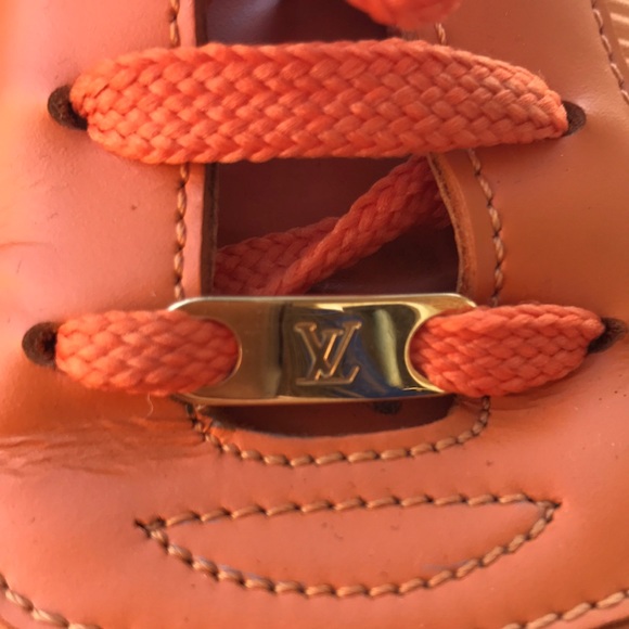 LOUIS VUITTON authentic sneakers great condition - Picture 2 of 4